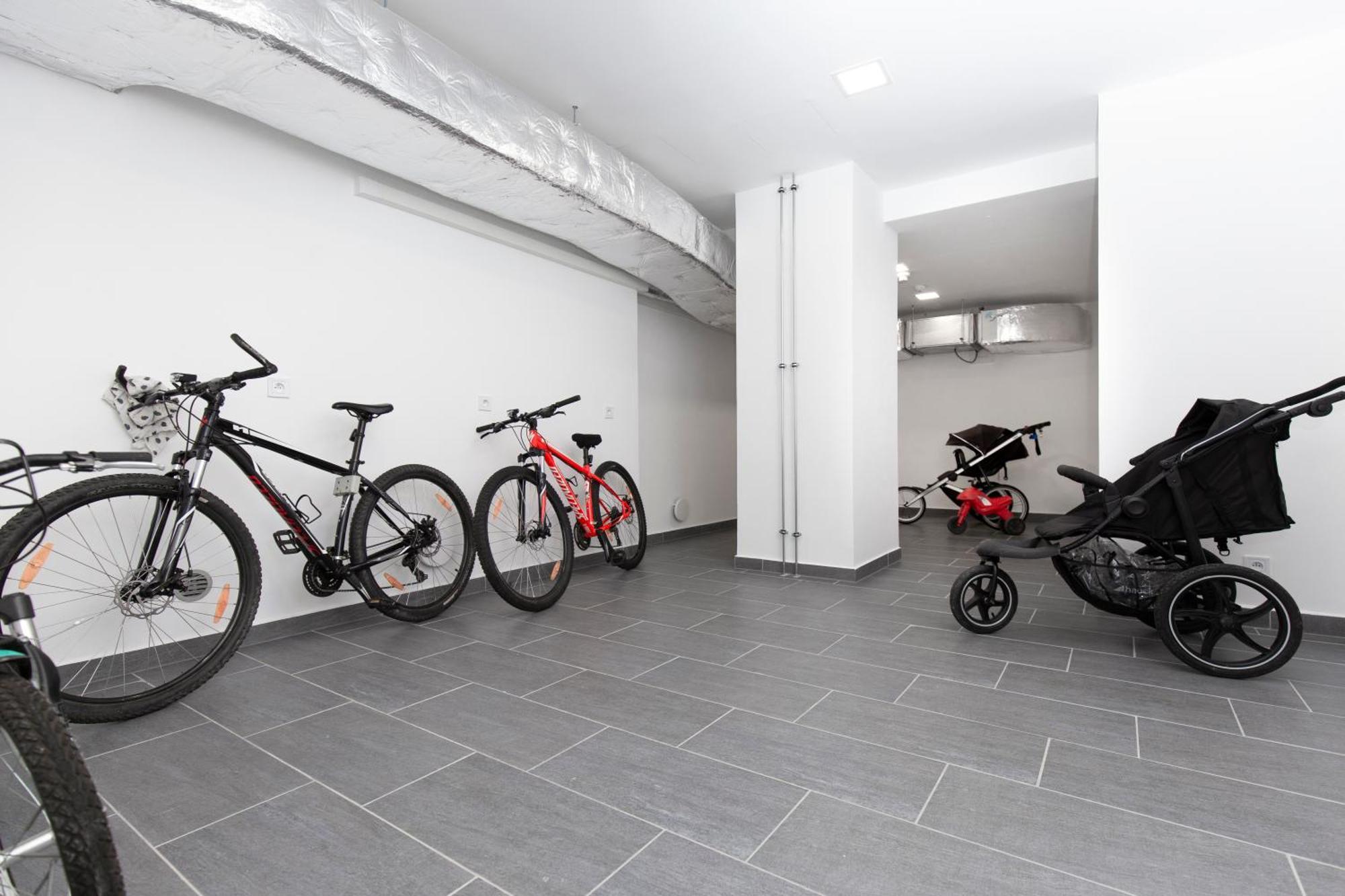 Family Apartments By Astoria Hotel & Medical Spa Κάρλοβι Βάρι Εξωτερικό φωτογραφία